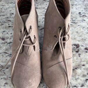 Toms Women's Lace Up Tan Boots